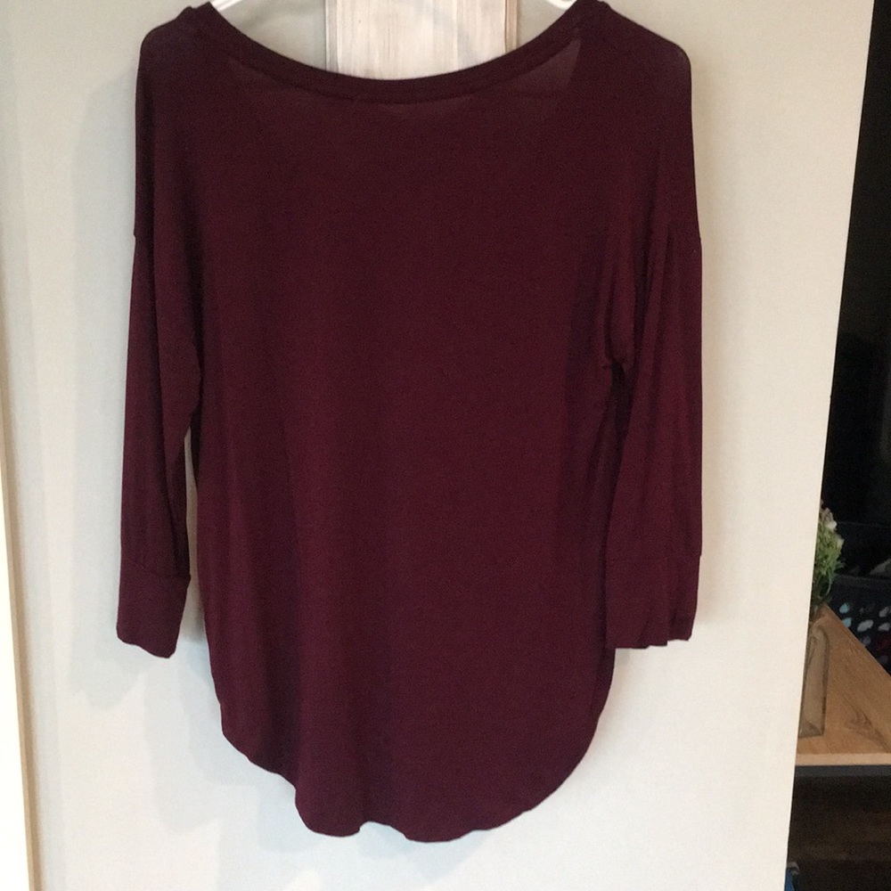 American Eagle Burgundy 3/4 sleeve Henley - Picture 2 of 3